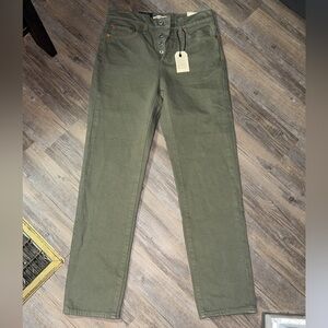 NWT. Wedgie Straight High Rise